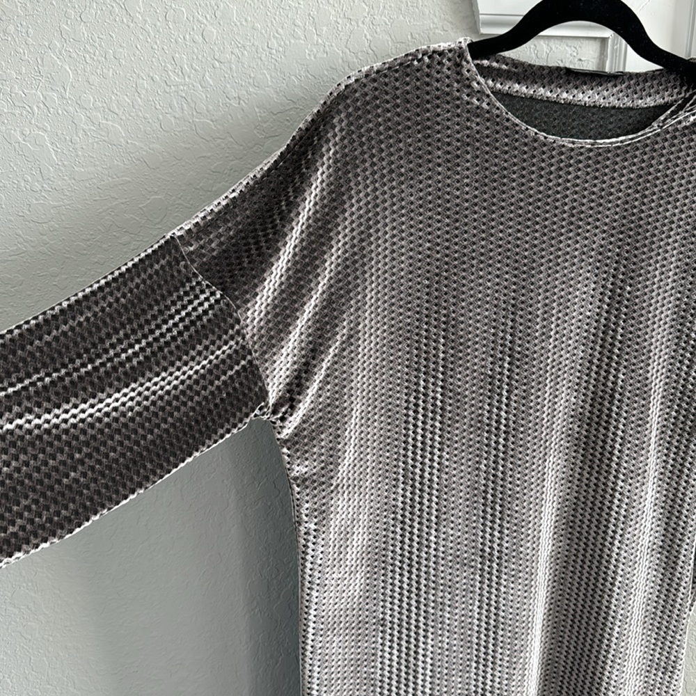 Women’s short velvet dress by Zara - Picture 2 of 4